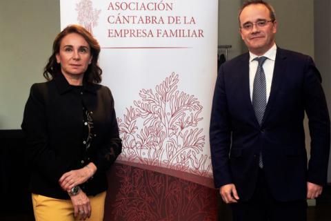 Manuel Baldelana Taller de protocolo familiar en La Asociación Cántabra de la Empresa Familiar